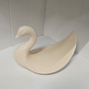 Vintage Ceramic Swan Towl Holder
